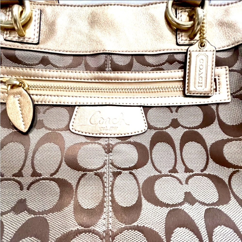 Coach Y2K NWT Penelope Gold Signature Jacquard Shoulder Bag with Wallet - Picture 3 of 16